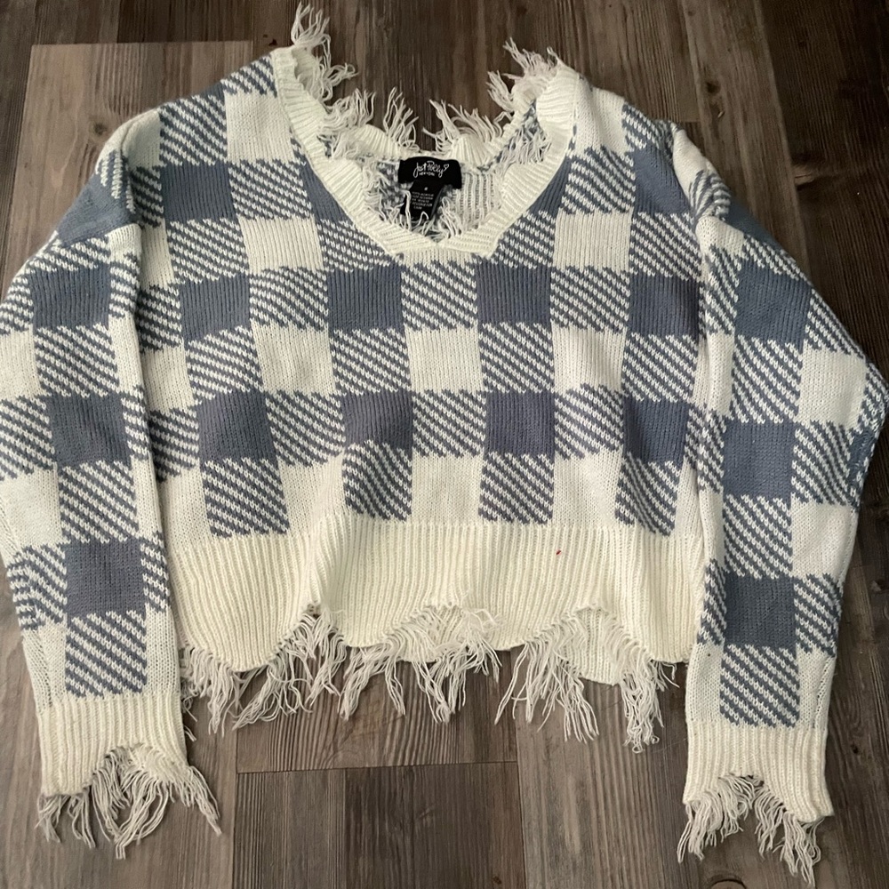 Sweater blue and white
